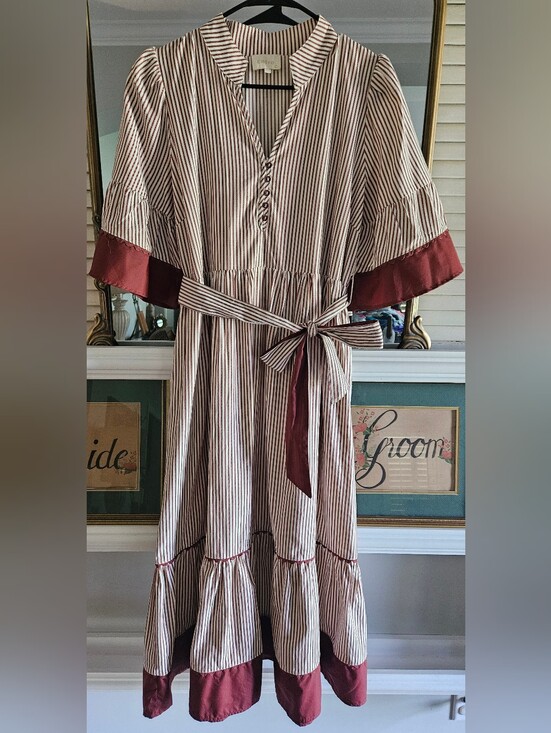 entro Dresses & Skirts - Entro Burgundy & Ivory Striped Tiered Midi Dress | Size Large | NWOT